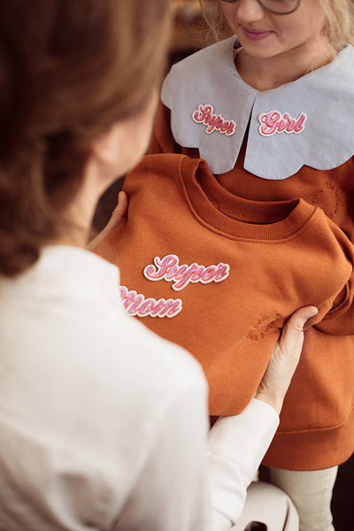 Aufbuegelbild-Supermom-mix-14x3-5-19-5x5cm-2-Stk-PartyDeco-Lemina-2