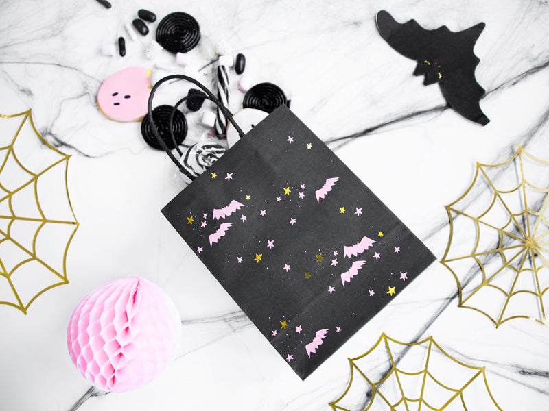 Geschenktuete-Fledermaeuse-schwarz-14x18x8cm-PartyDeco-Lemina-1