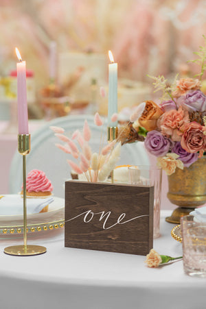 Holz-Tischnummer-One-2x18x12-5cm-PartyDeco-Lemina-1