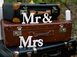 Holzaufschrift-Mr-and-Mrs-weiss-50x9.5cm-PartyDeco-Lemina-2