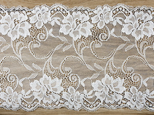 Spitze-altweiss-0-18x9m-PartyDeco-Lemina